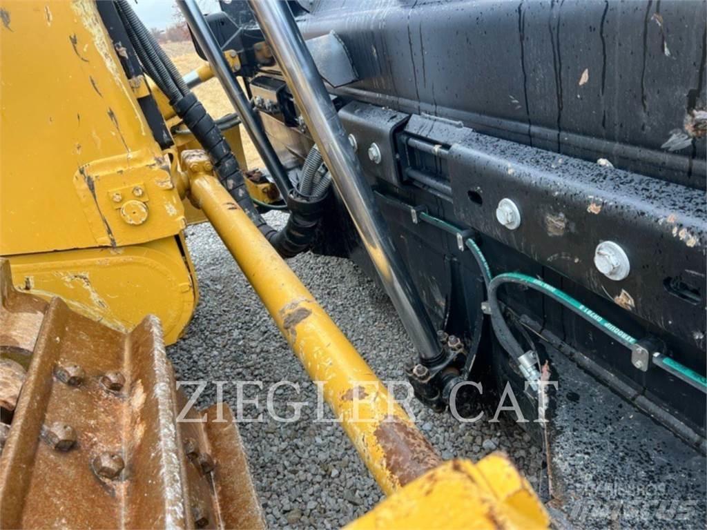 CAT D9T Pásové dozéry