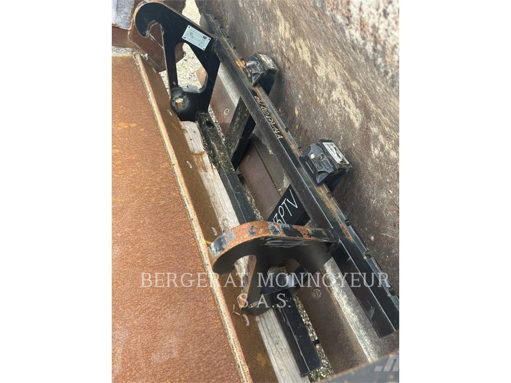 CAT FOURCHE 906 Stavebníctvo - ostatné