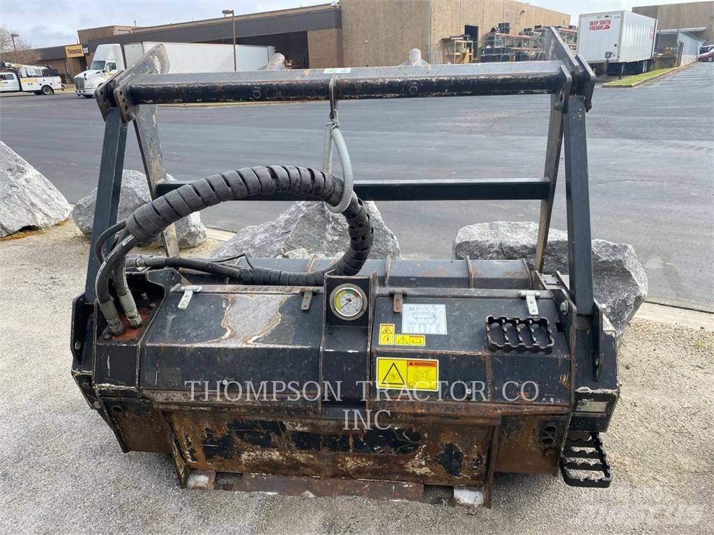 CAT HM415 Lesné mulčovače