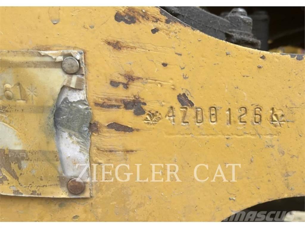 CAT IT18B Kolesové nakladače
