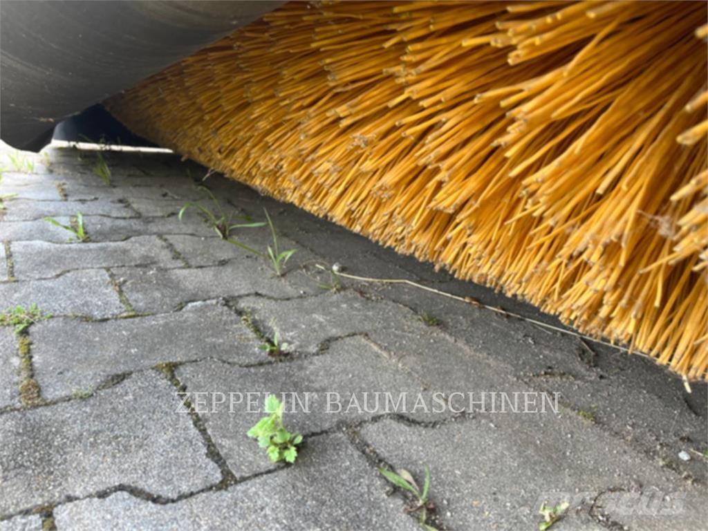 CAT KEHRMASCHINE BU118 Zametacie kefy