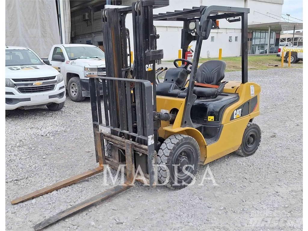 CAT LIFT TRUCKS DP25NM5 Dieselové vozíky