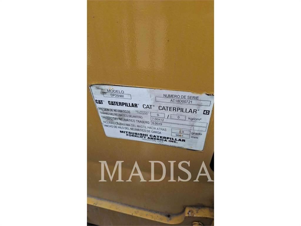 CAT LIFT TRUCKS DP25NM5 Dieselové vozíky