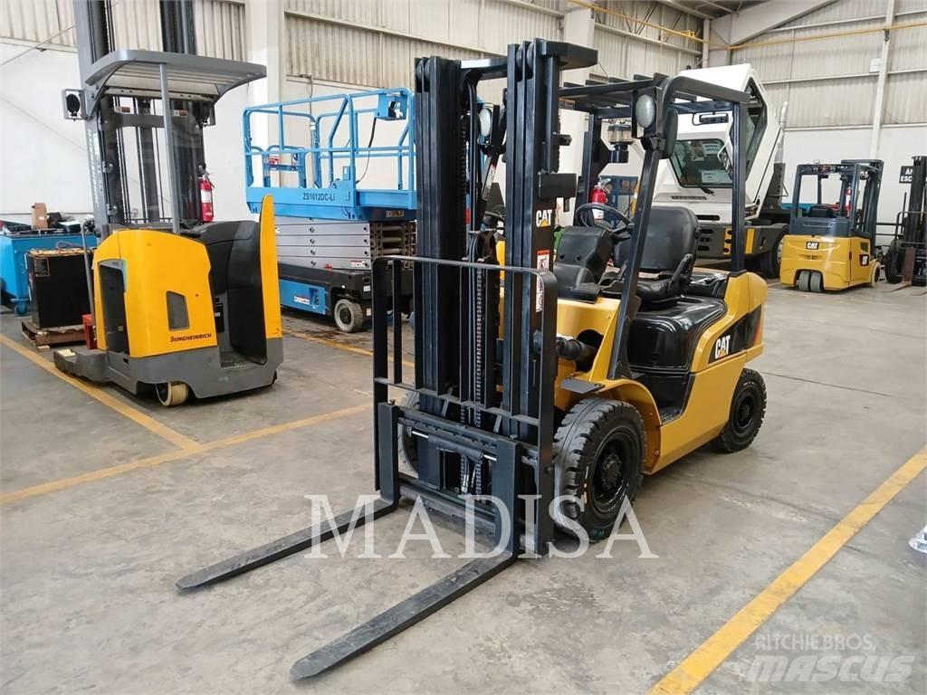 CAT LIFT TRUCKS DP25NM5 Iné