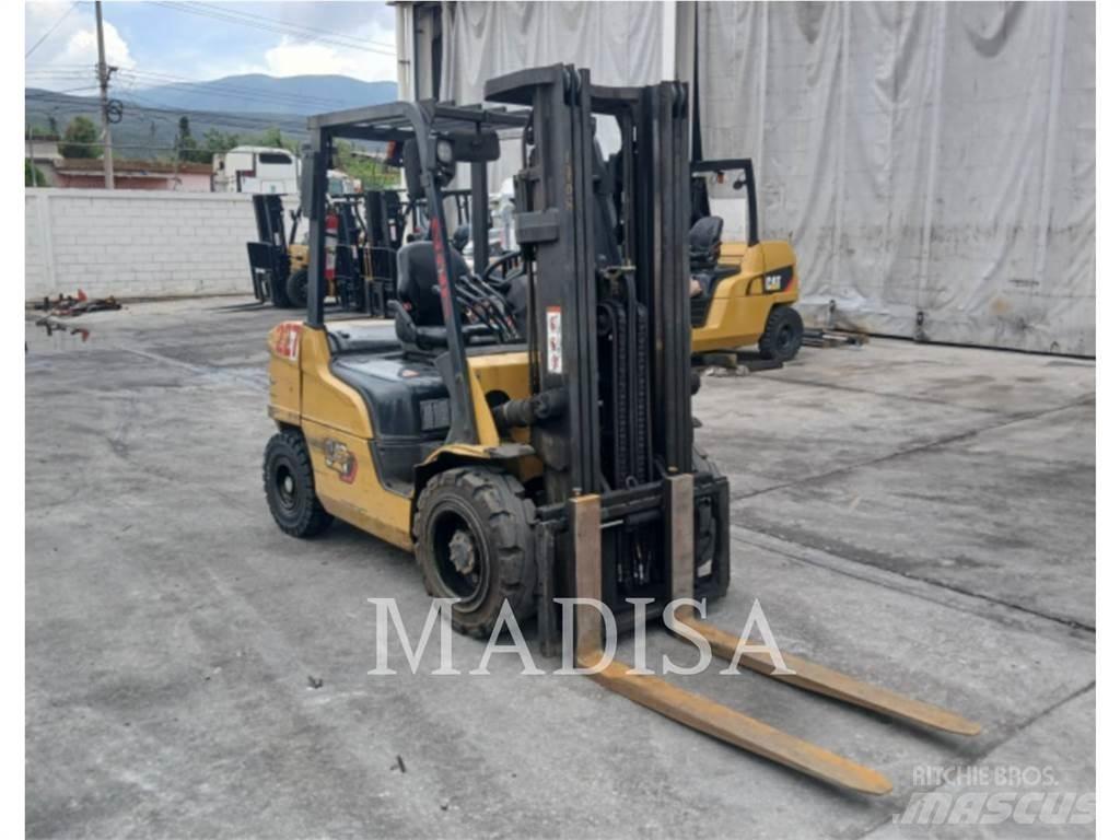 CAT LIFT TRUCKS DP30NM Dieselové vozíky