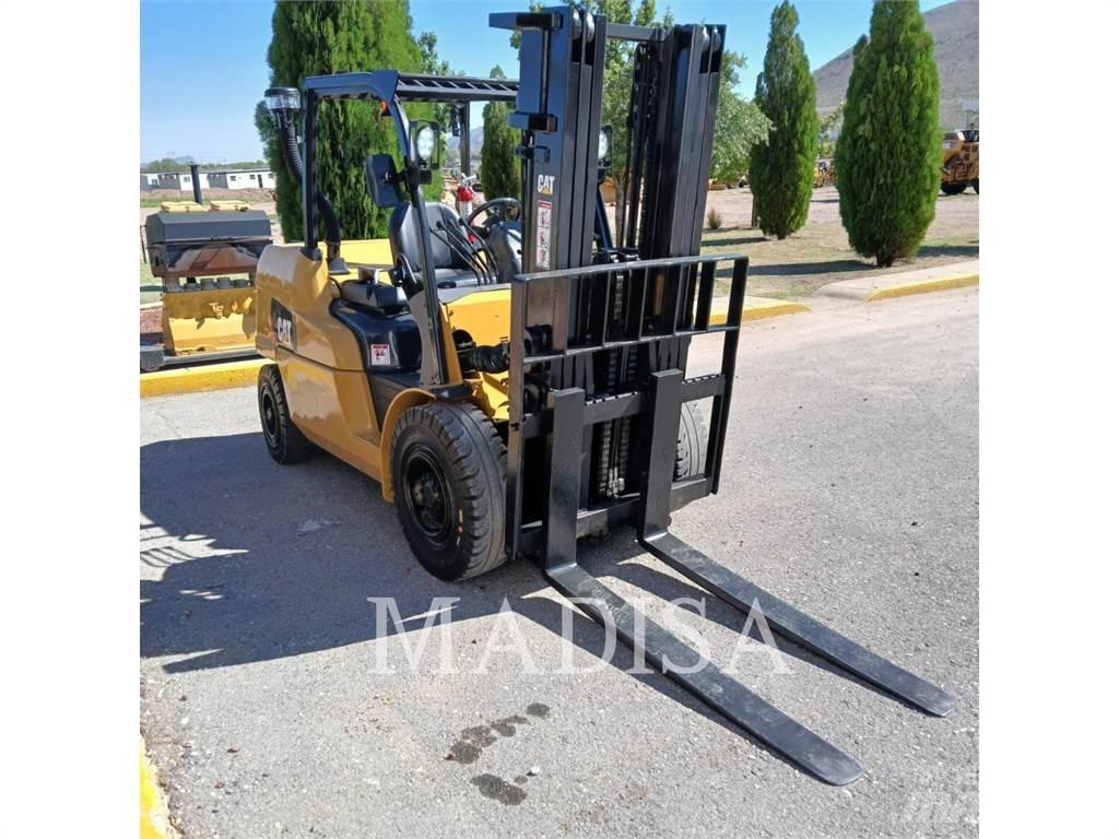 CAT LIFT TRUCKS DP50NM1 Dieselové vozíky
