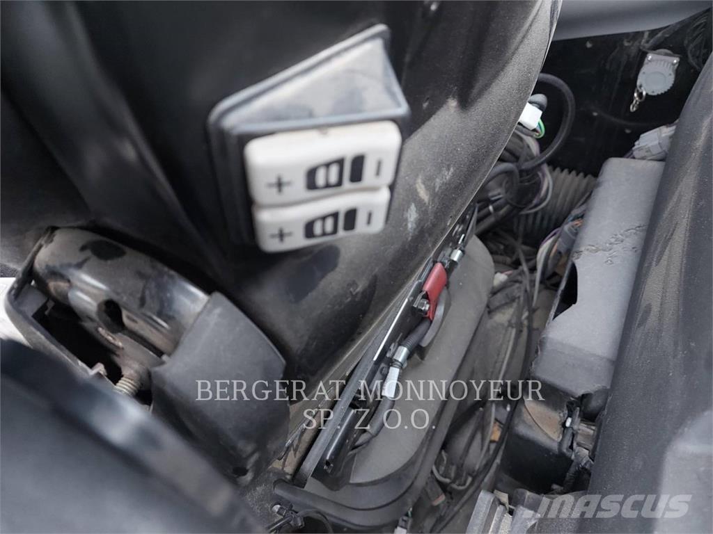 CAT M313D Kolesové rýpadlá