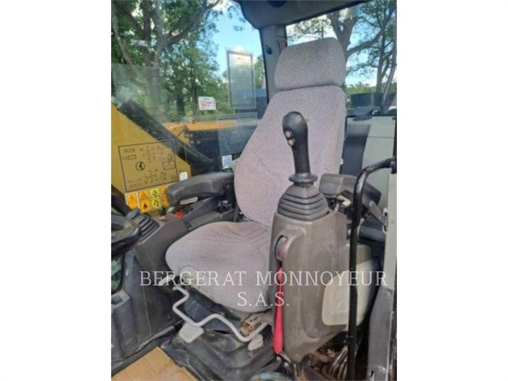 CAT M315F IVC Kolesové rýpadlá