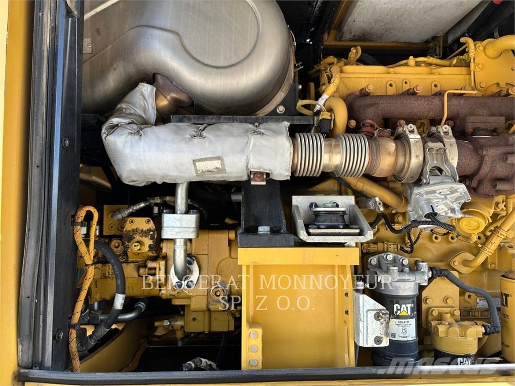 CAT M318F Kolesové rýpadlá