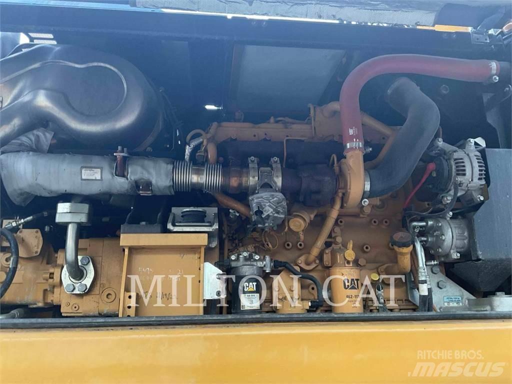 CAT M320F Kolesové rýpadlá