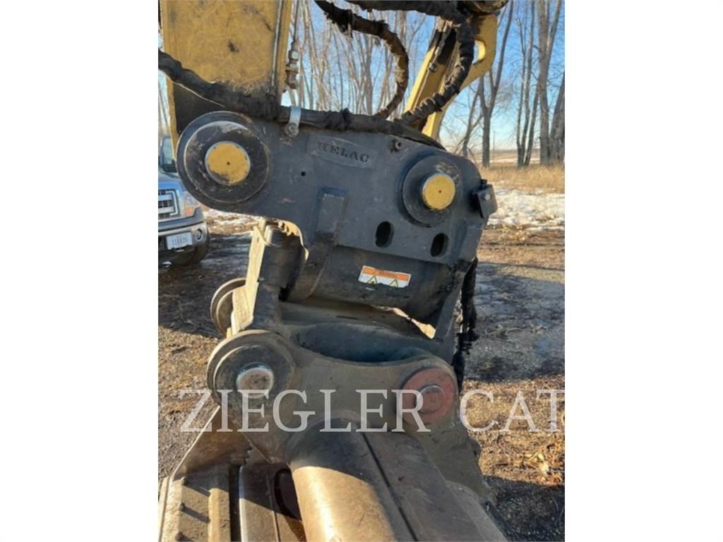 CAT M320F Kolesové rýpadlá