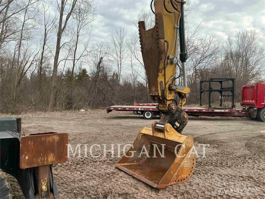 CAT M320F PMTQ Kolesové rýpadlá