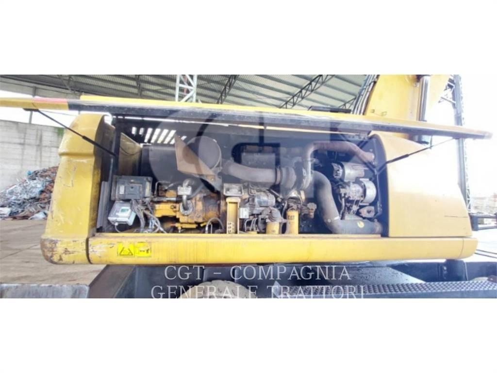 CAT M322D MH Kolesové rýpadlá