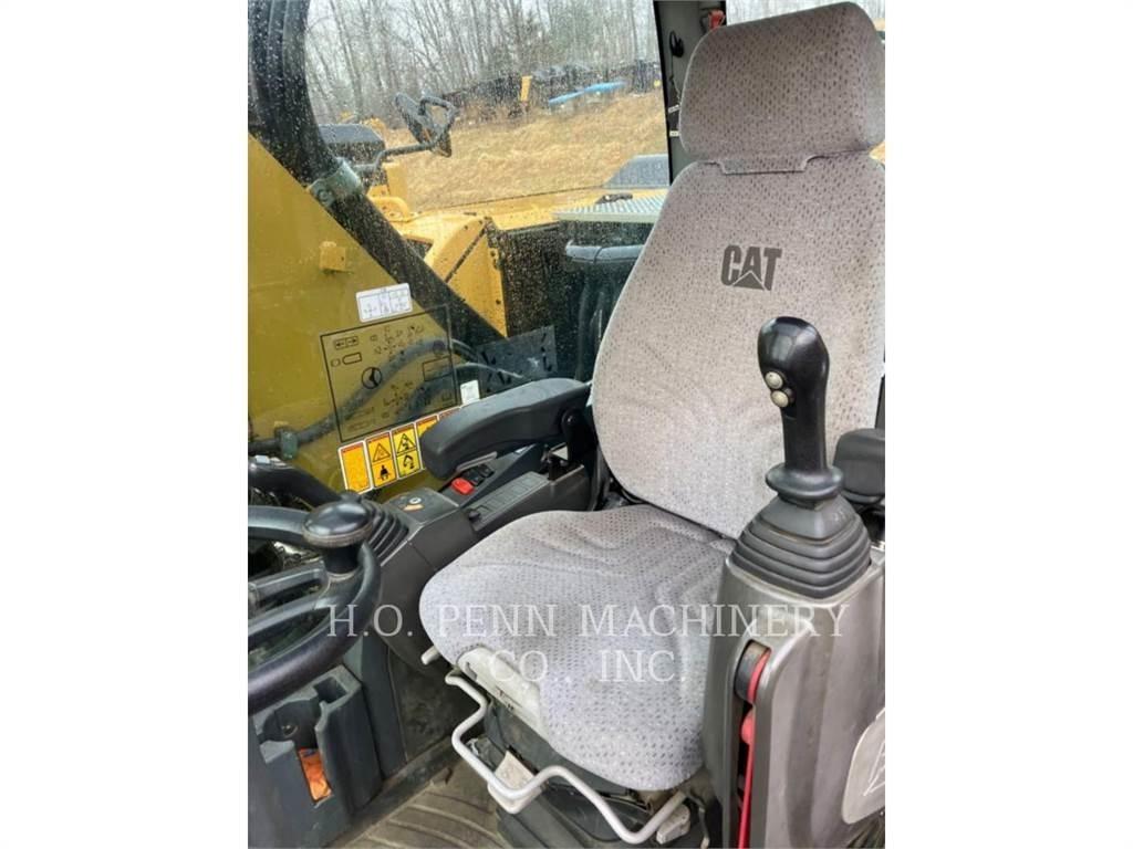CAT M322F Kolesové rýpadlá
