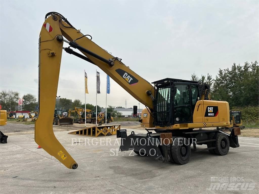 CAT MH3022 Kolesové rýpadlá