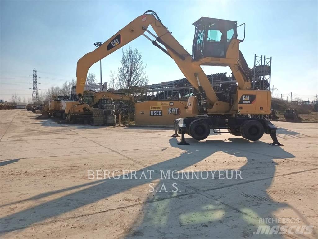 CAT MH3022 Kolesové rýpadlá
