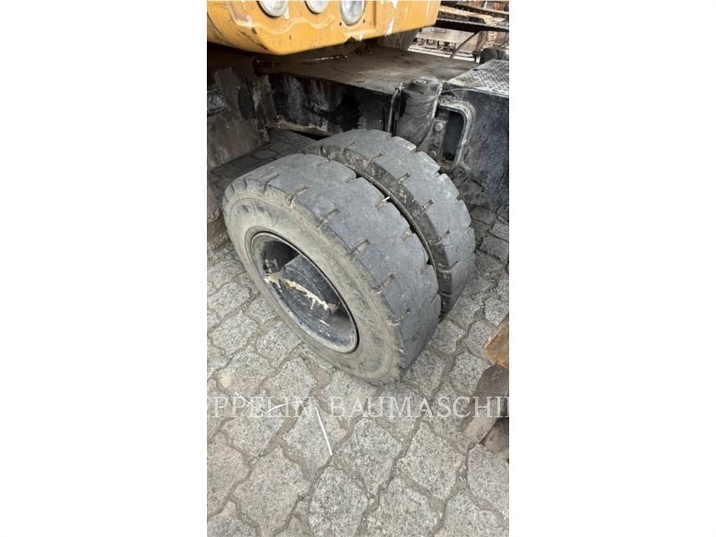 CAT MH3022-06C Demolačné rýpadlá