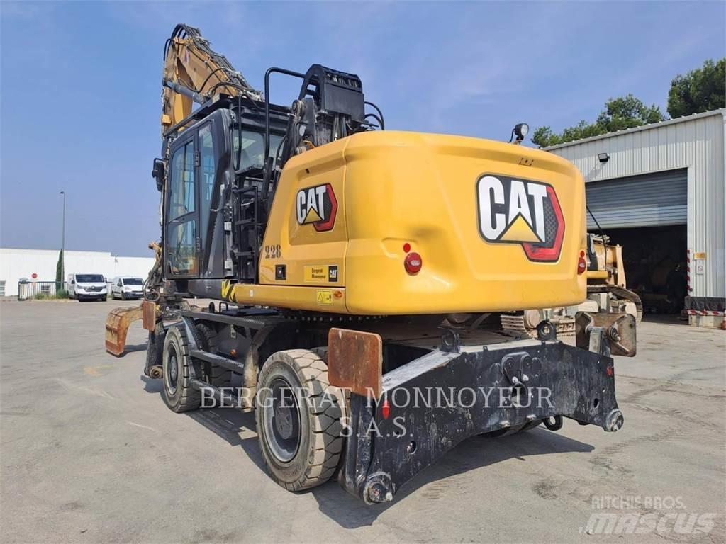 CAT MH3024 Kolesové rýpadlá