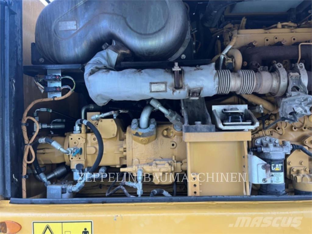CAT MH3024 Demolačné rýpadlá