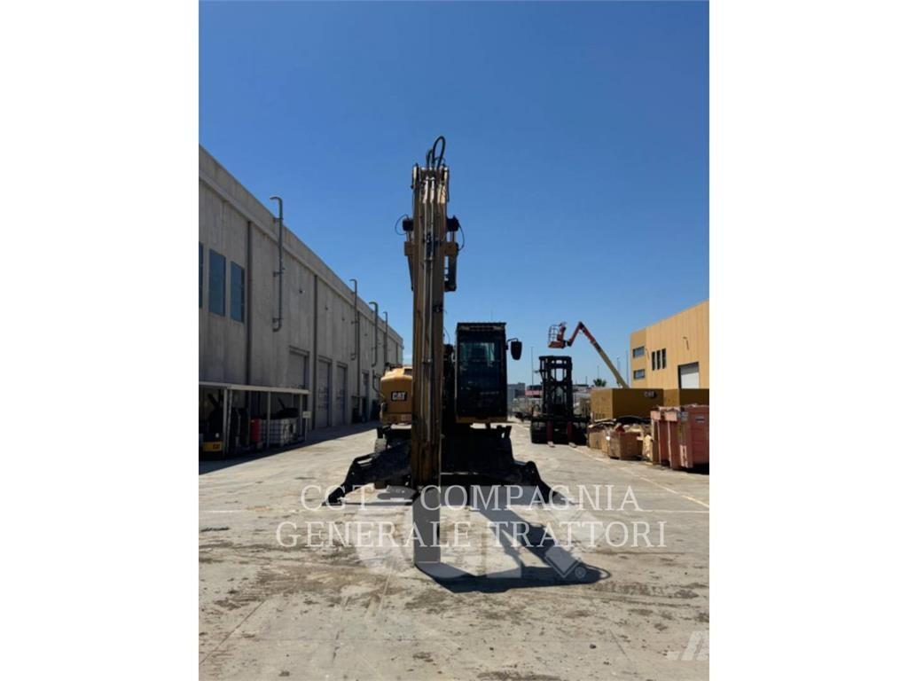 CAT MH3024 Kolesové rýpadlá