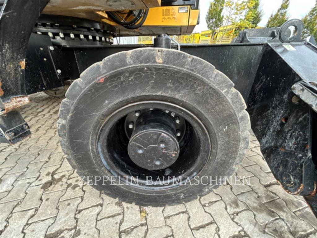 CAT MH3024-06C Demolačné rýpadlá