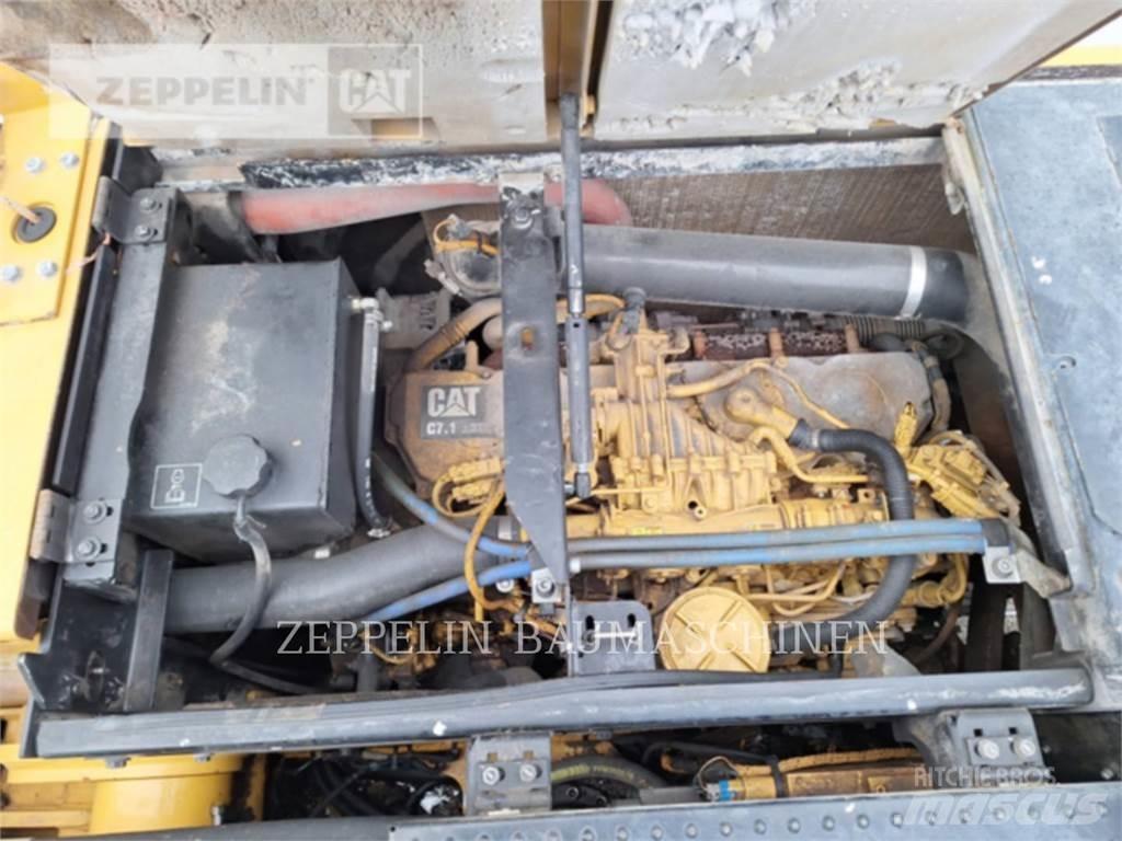 CAT MH3024-06C Demolačné rýpadlá
