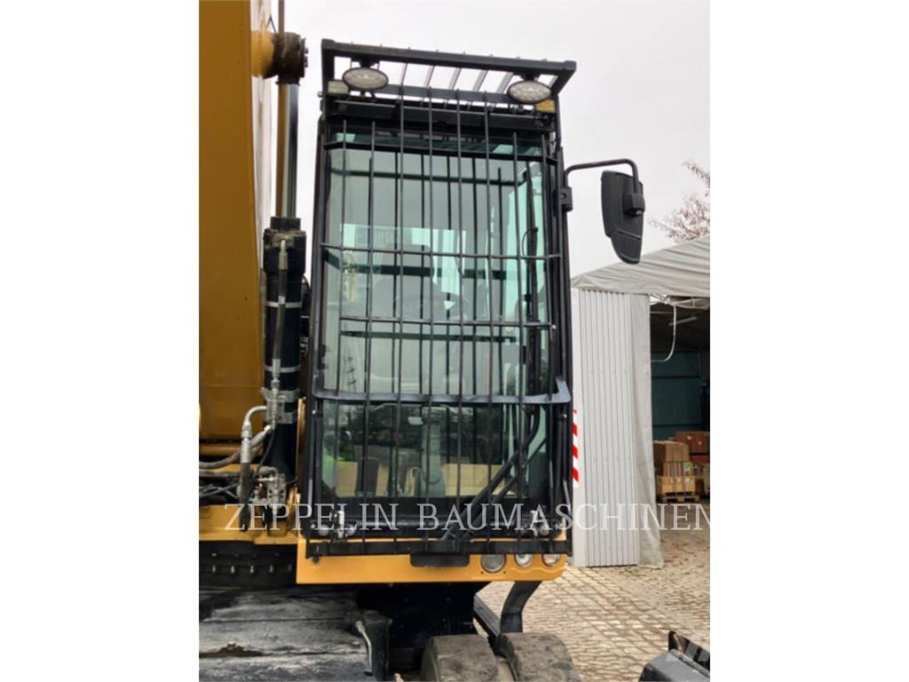 CAT MH3024-06C Demolačné rýpadlá