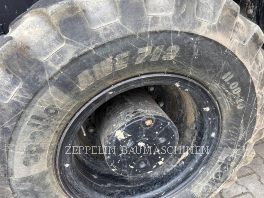 CAT MH3024-07A Demolačné rýpadlá