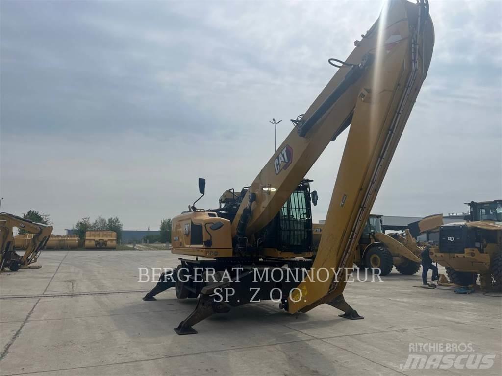 CAT MH3026 Kolesové rýpadlá