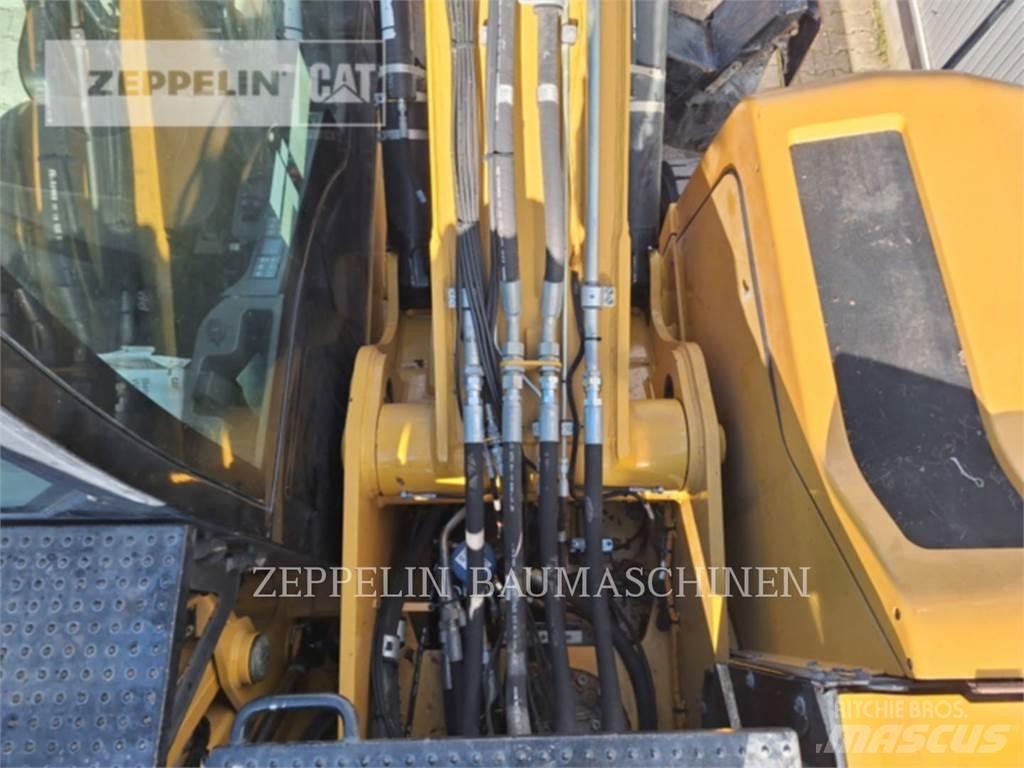 CAT MH3026-06C Demolačné rýpadlá
