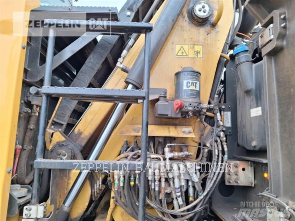 CAT MH3026-06C Demolačné rýpadlá