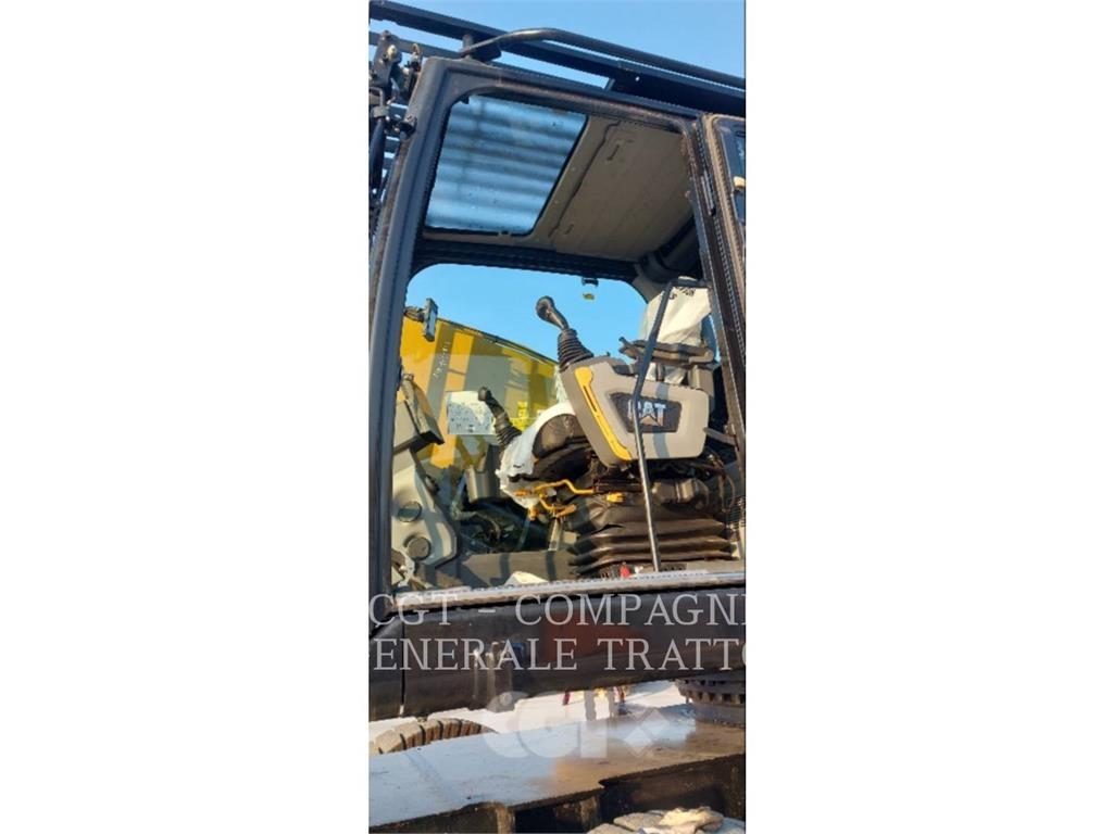 CAT MH3040NG Kolesové rýpadlá
