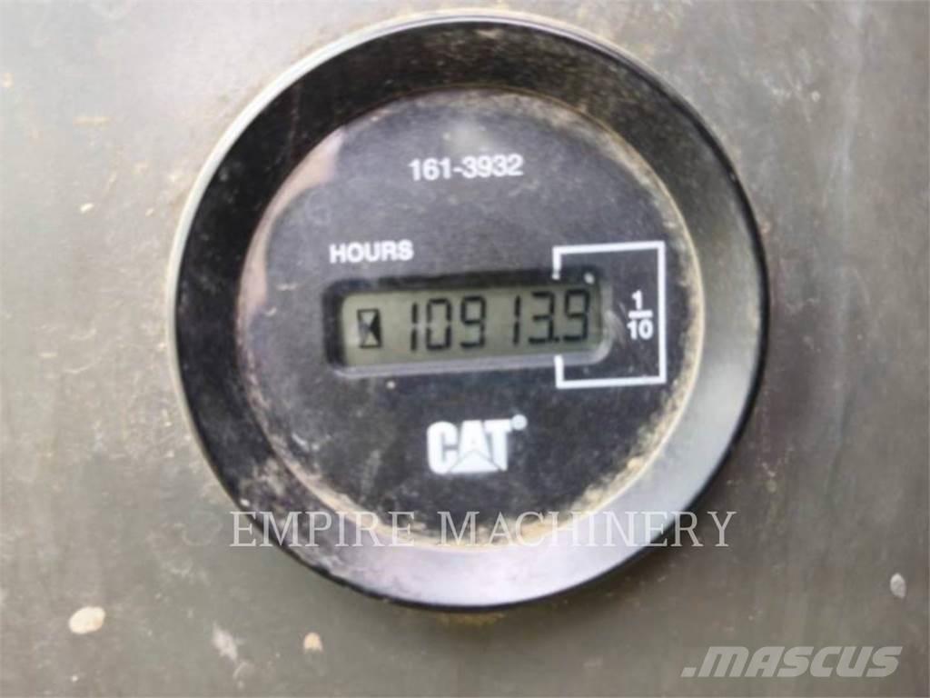 CAT MH3059 Pásové rýpadlá