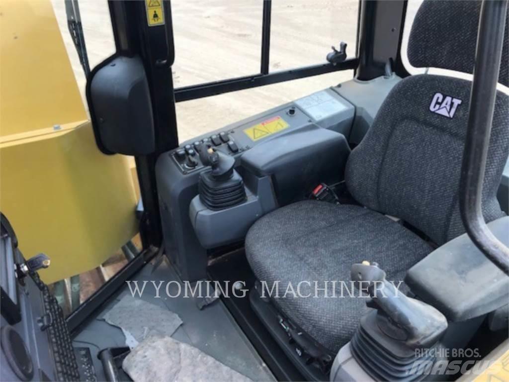 CAT PL61 Ukladače potrubia