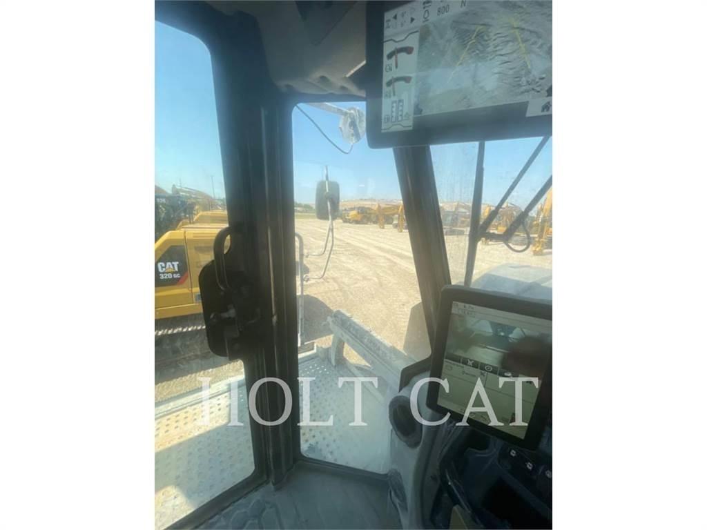 CAT RM400 CAB Recyklovače asfaltu