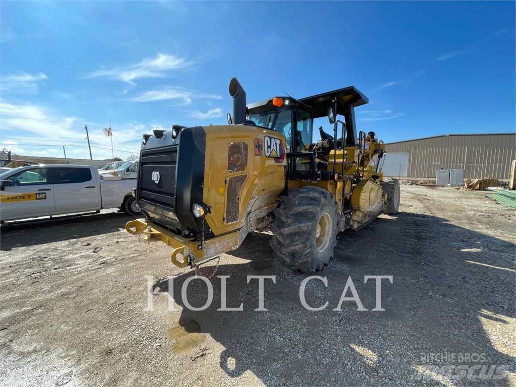 CAT RM400 CAB Recyklovače asfaltu