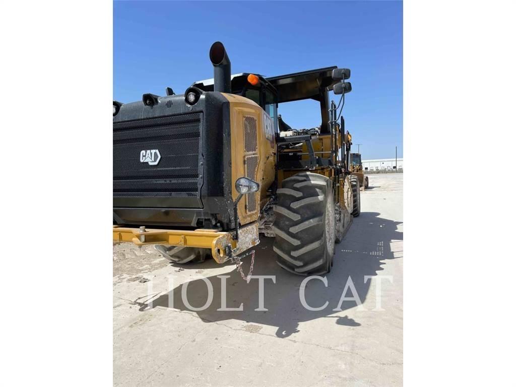 CAT RM400 CAB Recyklovače asfaltu