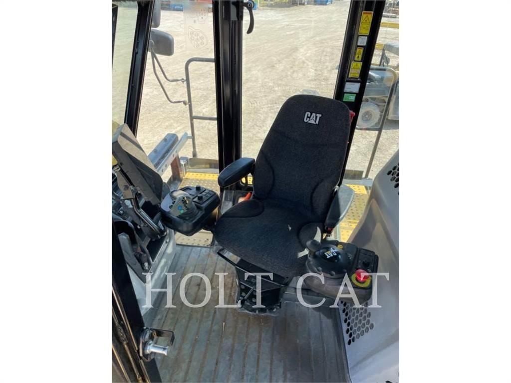 CAT RM400 CAB Recyklovače asfaltu