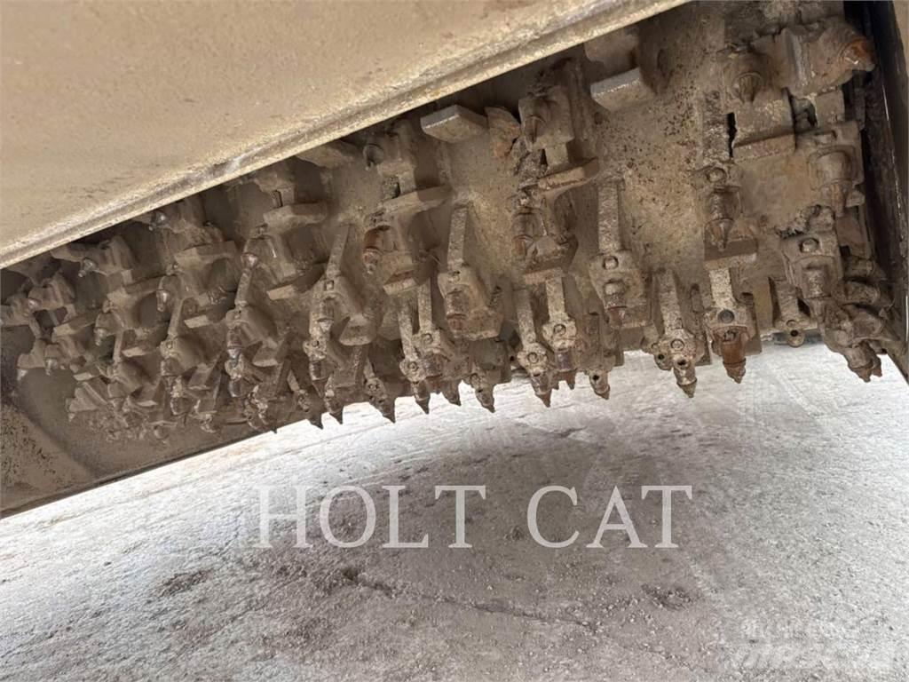 CAT RM400 CAB Recyklovače asfaltu