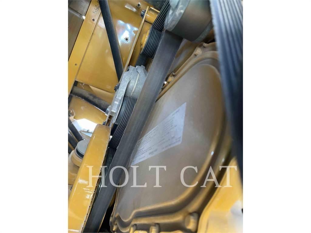 CAT RM400 CAB Recyklovače asfaltu