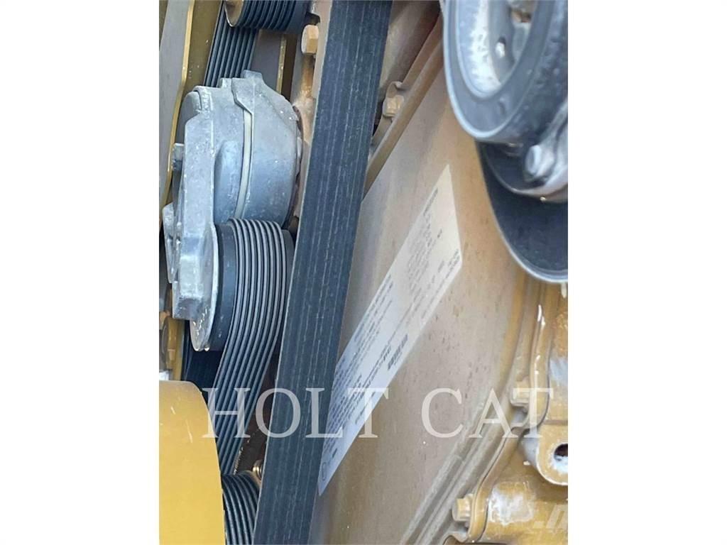CAT RM400 CAB Recyklovače asfaltu