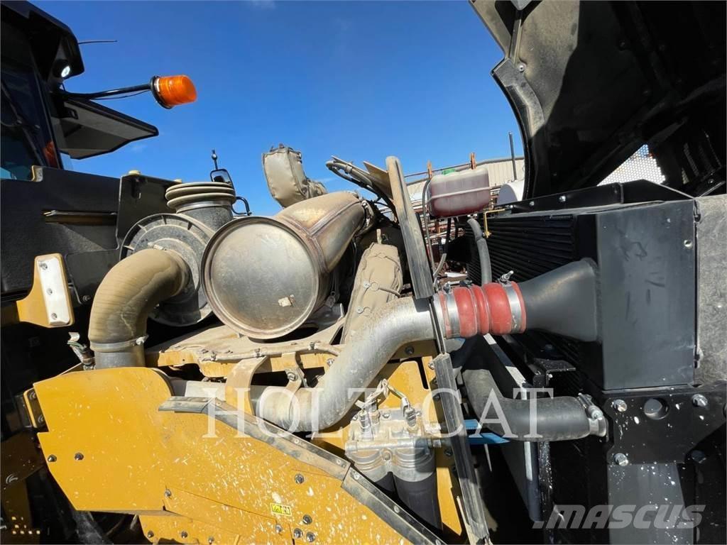 CAT RM400 CAB Recyklovače asfaltu