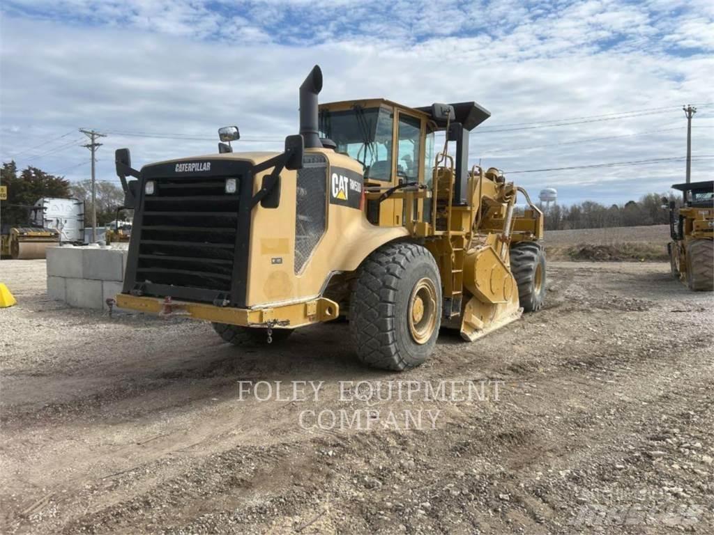 CAT RM500 Finišéry