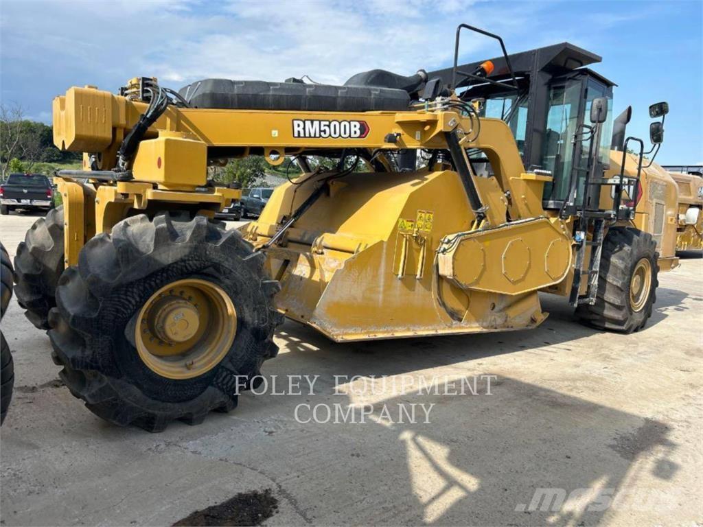 CAT RM500B Finišéry