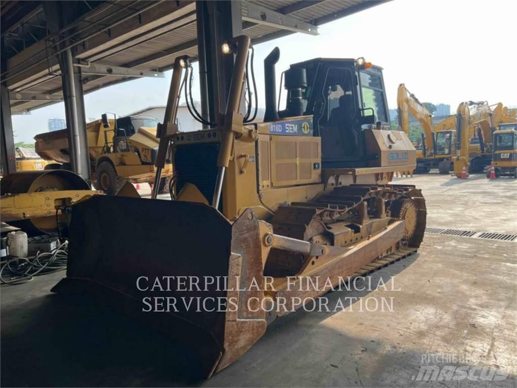 CAT SEM816D Pásové dozéry