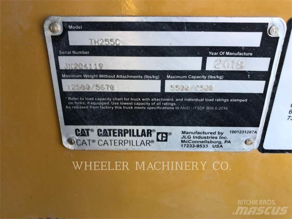 CAT TH255C CB Teleskopické manipulátory