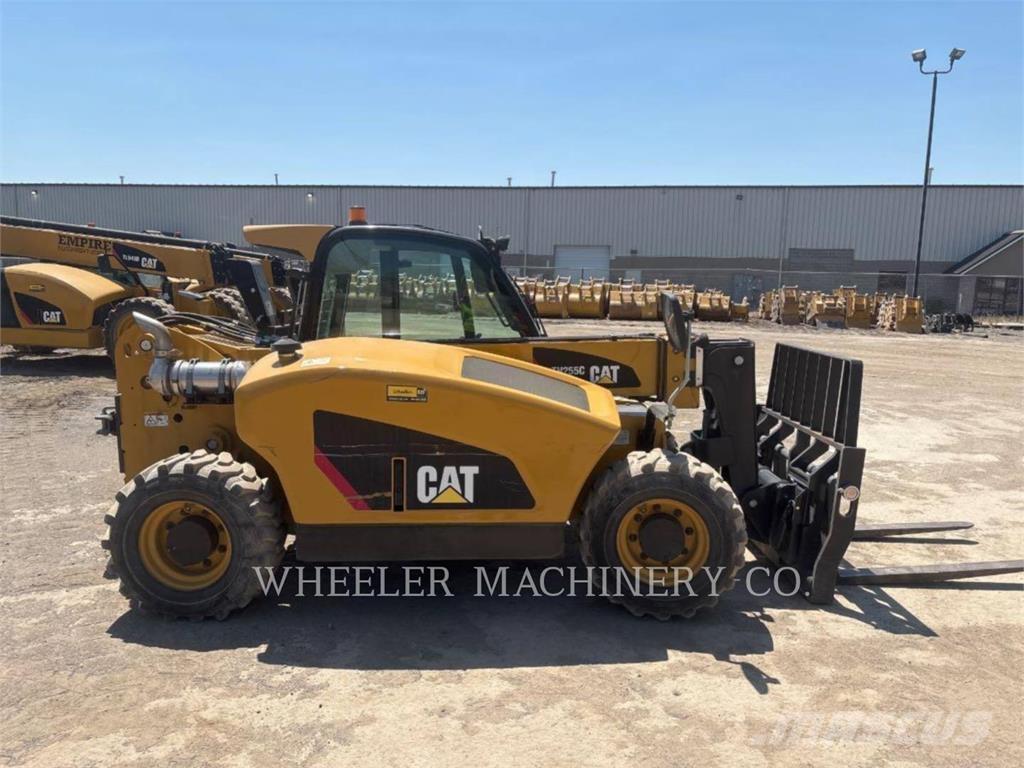 CAT TH255C CB Teleskopické manipulátory