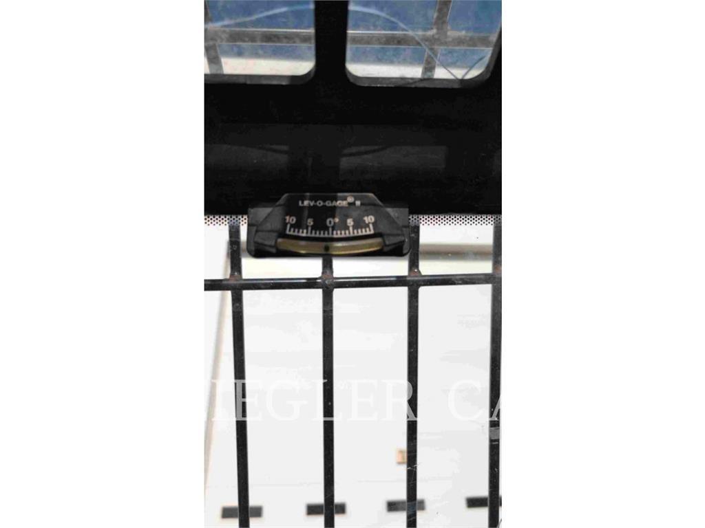 CAT TH360B Teleskopické manipulátory