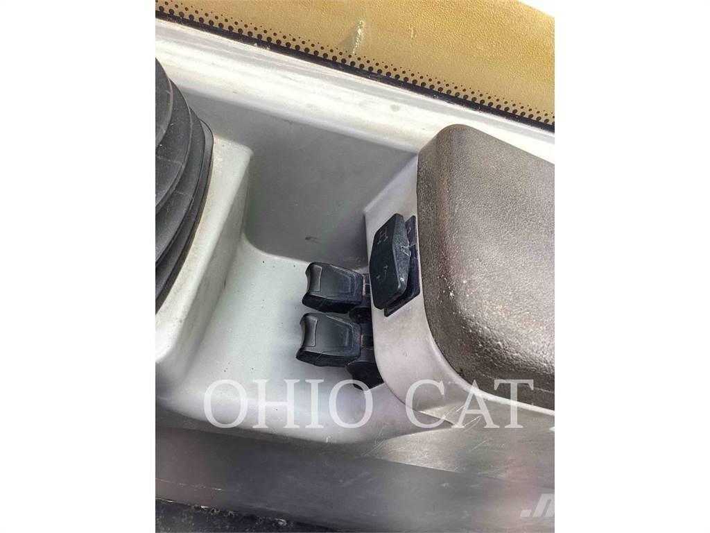 CAT TL1055D Teleskopické manipulátory
