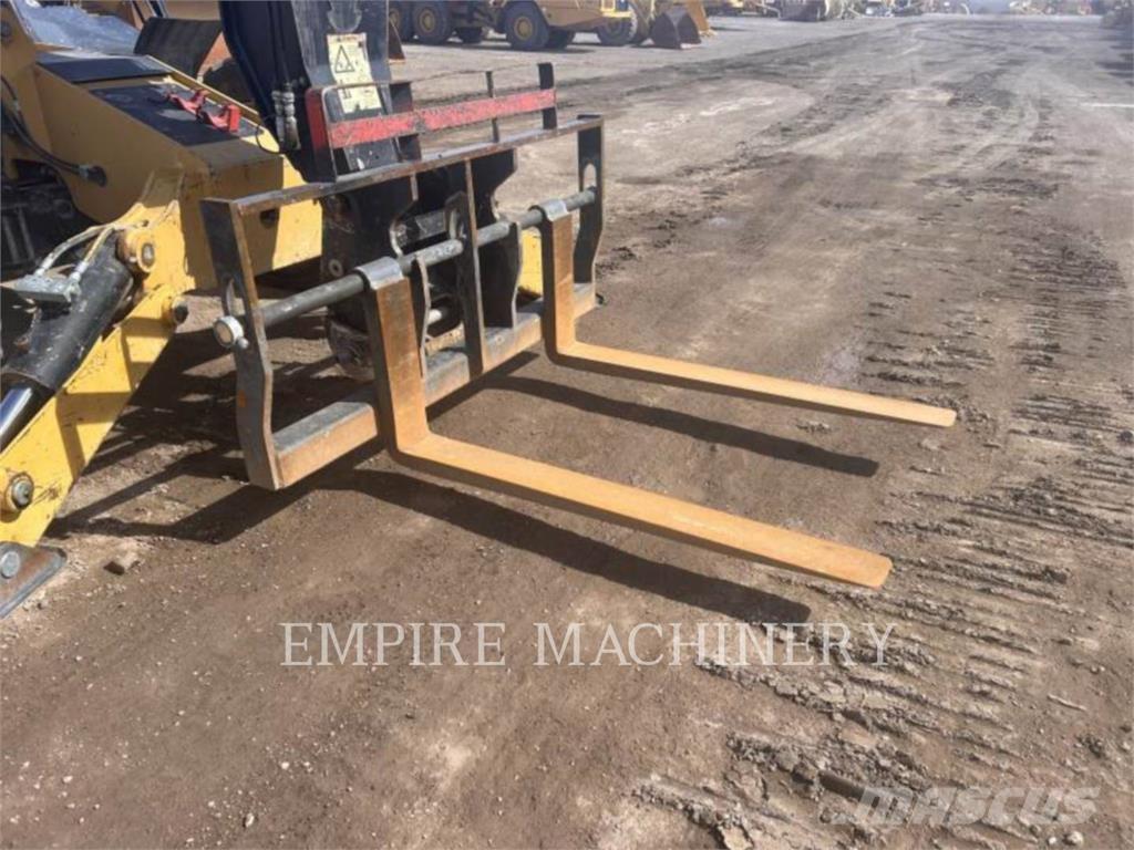 CAT TL1055D Teleskopické manipulátory